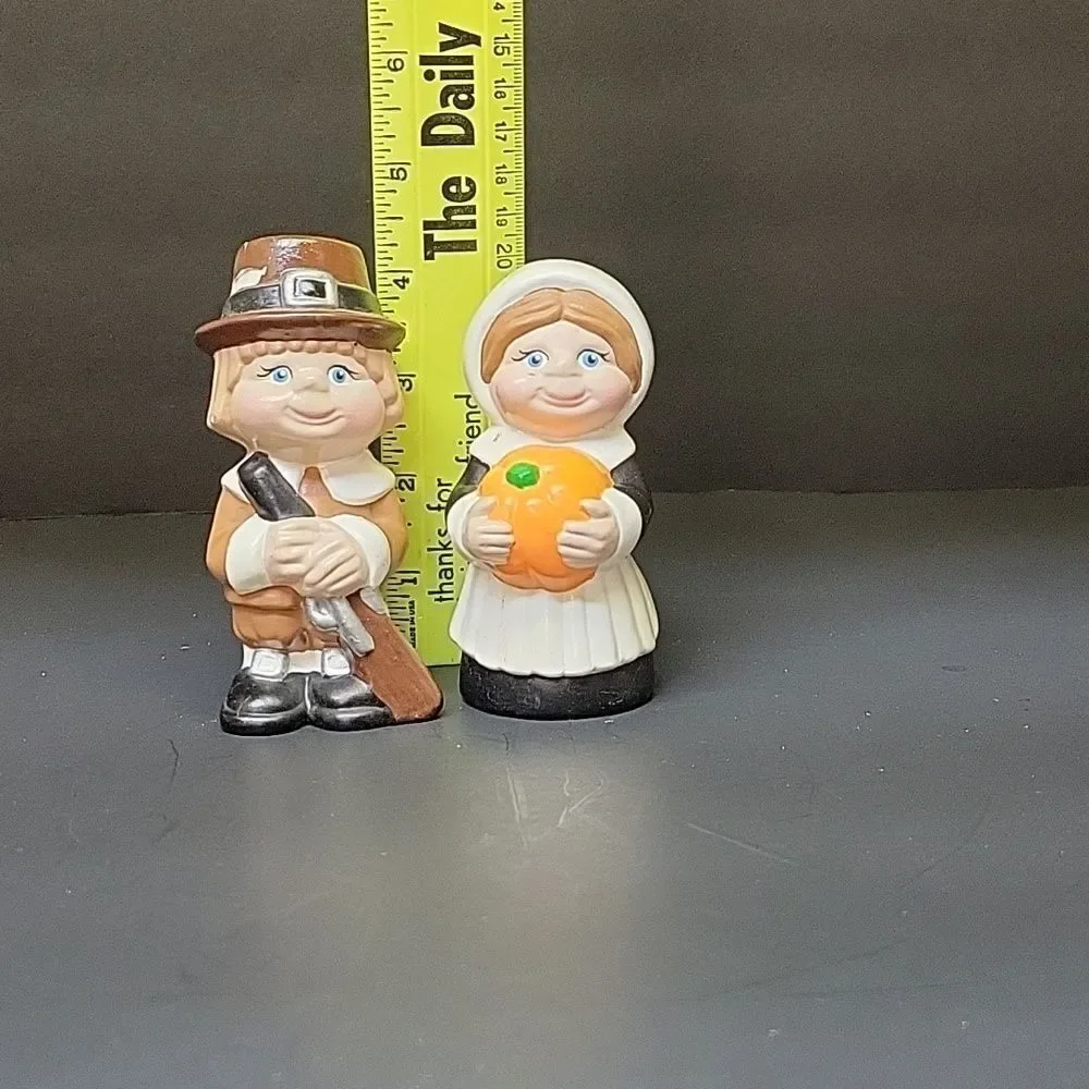 Thanksgiving Pilgrim Couple,Horn Of Plenty, Hand Painted Ceramic Vintage‎ (1)